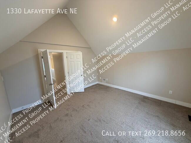 Building Photo - 1330 Lafayette Ave NE