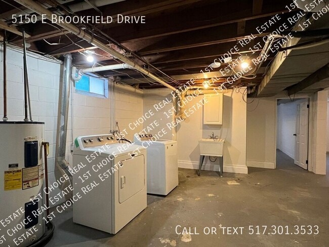 Building Photo - 5150 E Brookfield Dr