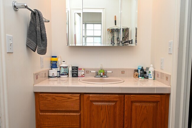 Building Photo - 788 UT-66