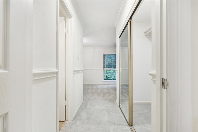 Building Photo - 6721 Belmont St