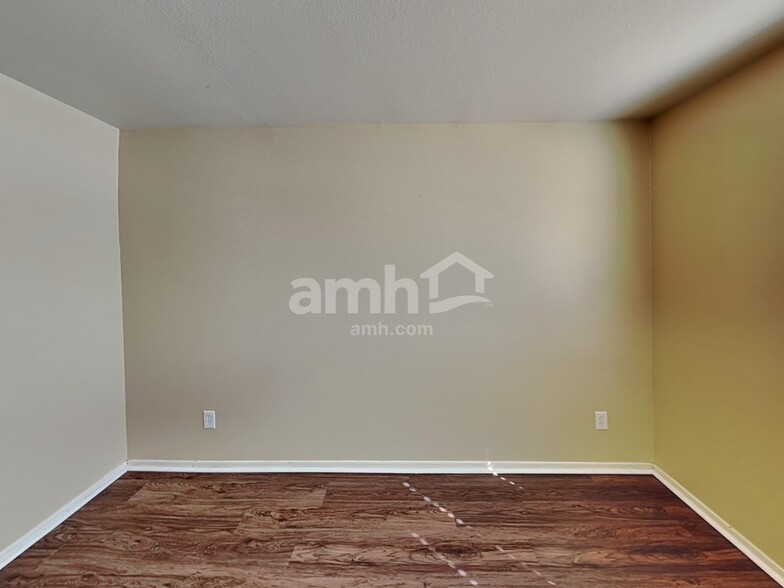 Building Photo - 5453 N 77th Ln
