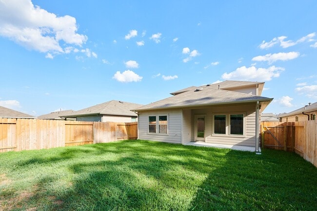 Building Photo - 16877 Short Pnes Dr