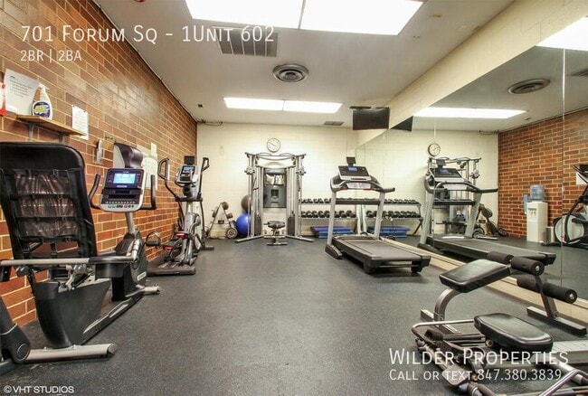 Building Photo - 701 Forum Square