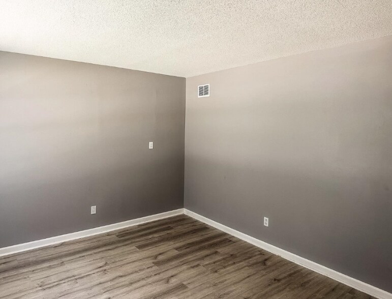 Building Photo - 3909 Range Line Rd