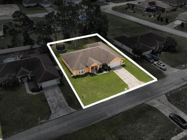 Building Photo - 13405 SW 86th Ave
