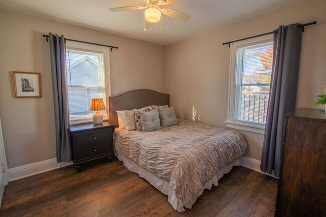 Building Photo - Airbnb Short-Term Rental Cozy two Bedroom one bath ranch style home Mayfield Heights