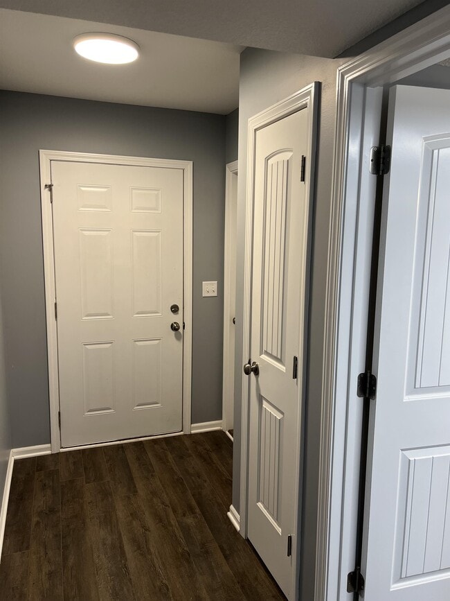 Building Photo - 891 W Gay St