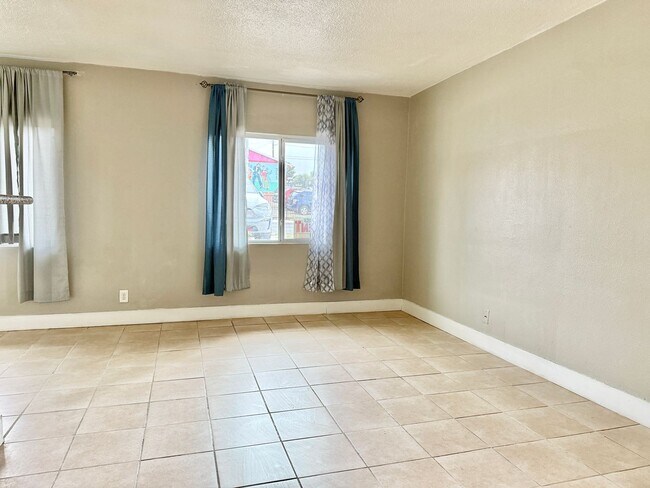 Building Photo - Ready-to-Move 2BR Apartment