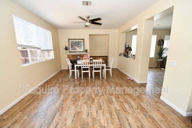 Building Photo - 371 Huerta St