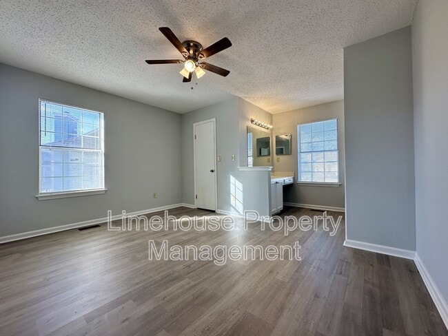 Building Photo - 4567 Genoa Cir