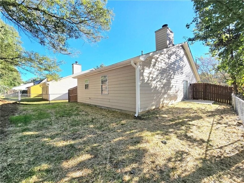 Building Photo - 8087 Fieldstream Way