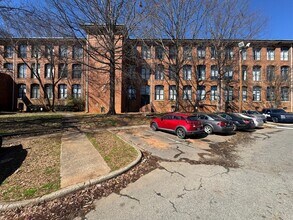 Building Photo - Stunning 2BR/1BA  Condo in Charlotte!!