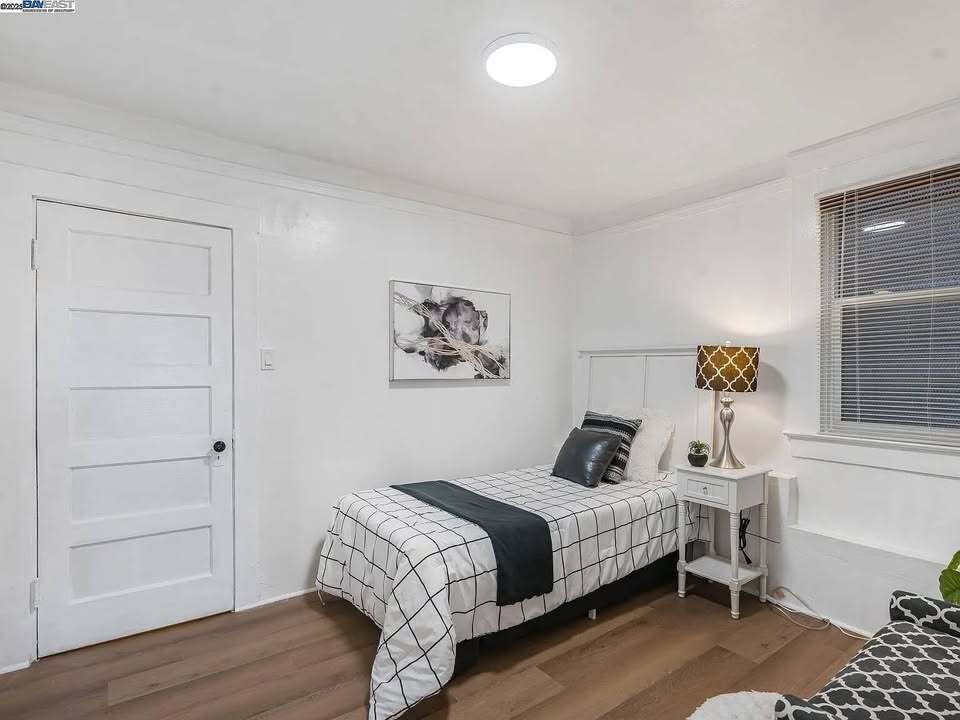 Building Photo - 475 Newton Ave