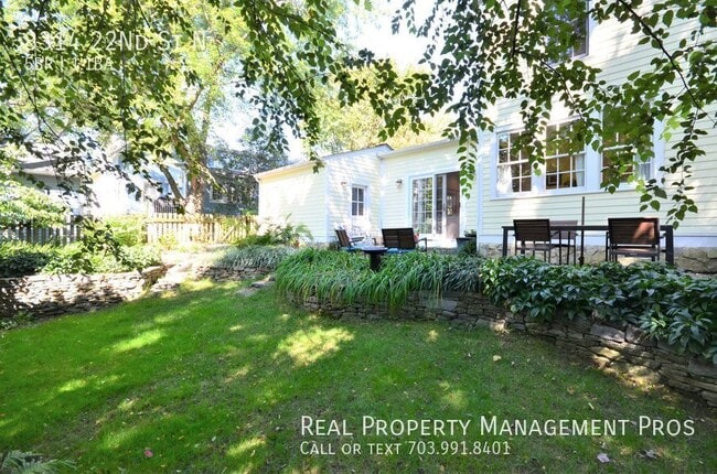 Building Photo - 3314 22nd St N