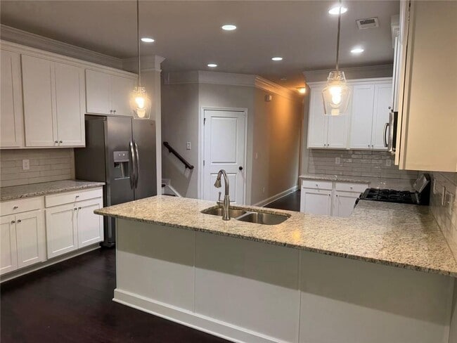 Building Photo - 3772 Ledgemont Dr