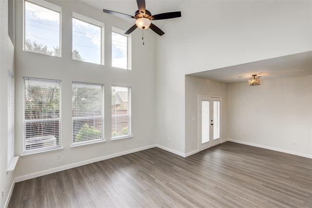 Building Photo - 913 Englewood Ln