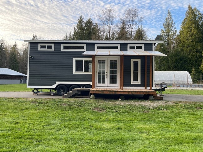 Building Photo - 9600 116th St NE