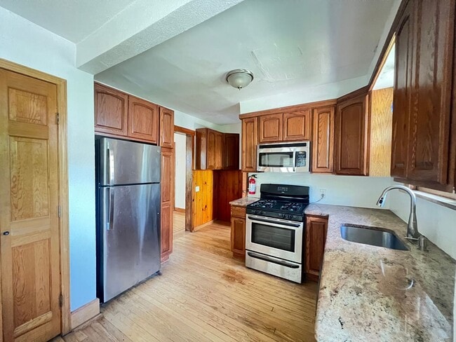 Building Photo - 325 Bogert Ave