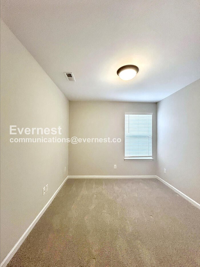 Building Photo - 2031 Darby View Ln