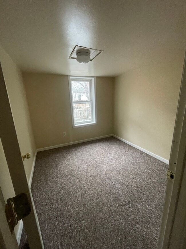 Primary Photo - 1127 Union St