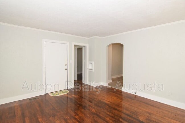 Building Photo - 1549 Heath St