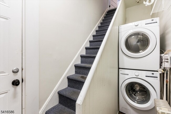 Building Photo - 12 N Willow St