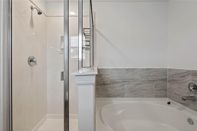 Building Photo - 229 Seven Pnes Dr
