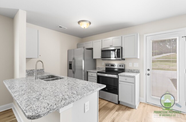 Building Photo - 217 Liberty Dr