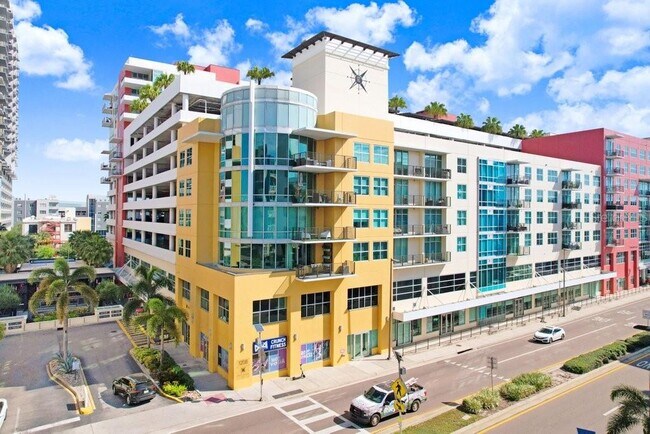 Building Photo - 1208 E Kennedy Blvd