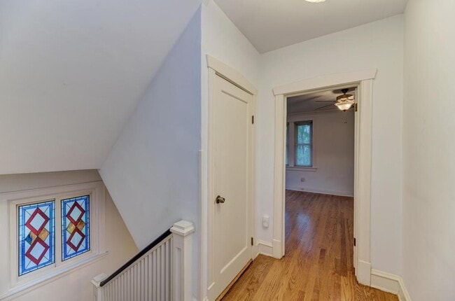Building Photo - 6833 S Cregier Ave