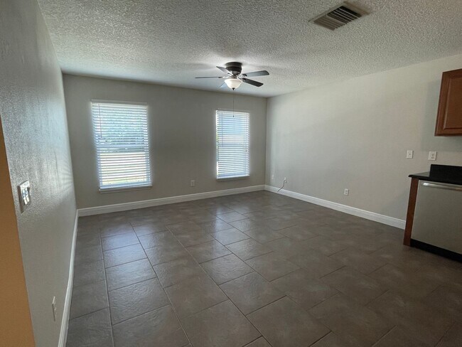 Building Photo - 528 Citrus Ave