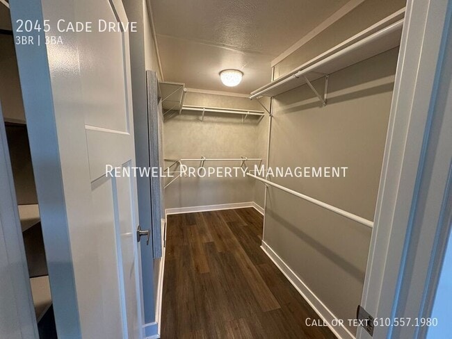 Building Photo - 2045 Cade Dr