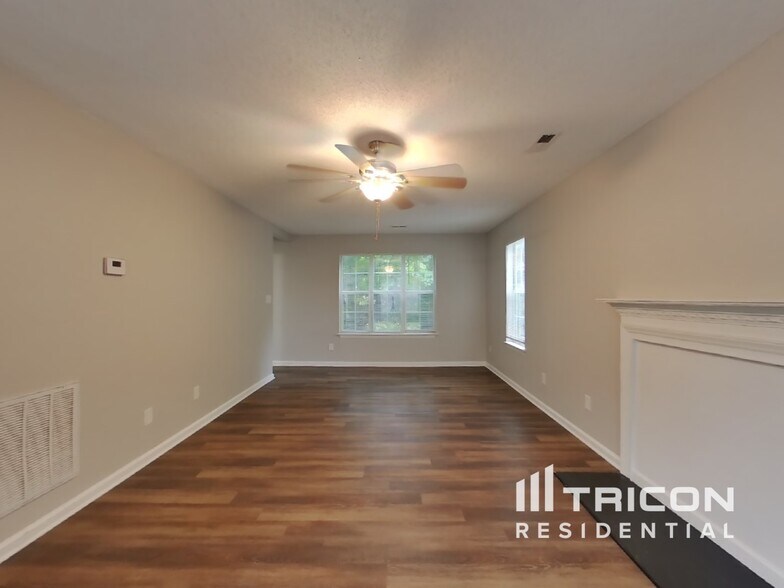 Building Photo - 7019 Hunters Glen Drive Charlotte NC