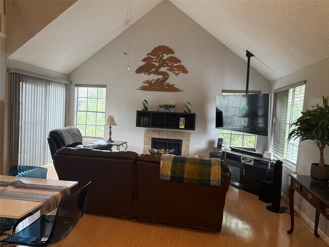 Building Photo - 2300 Old Spanish Trl