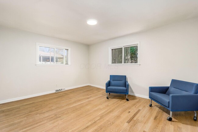 Building Photo - 4230 Eastlea Dr
