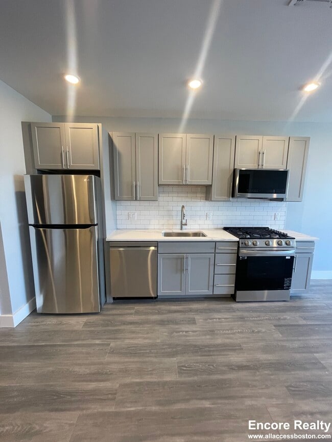 Building Photo - 365 Western Ave