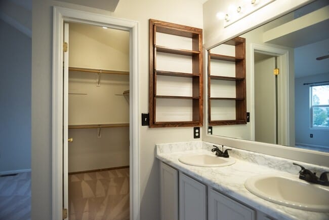 Building Photo - 4011 Shining Star Dr