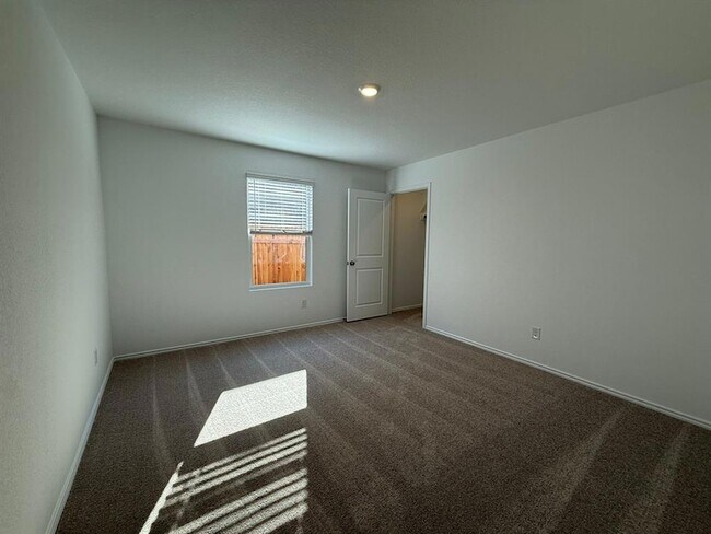 Building Photo - 263 Magalia Ln