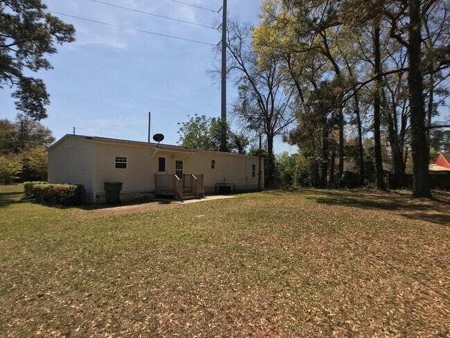 Building Photo - 10611 Middleground Rd