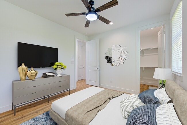 Building Photo - 2708 Noble St