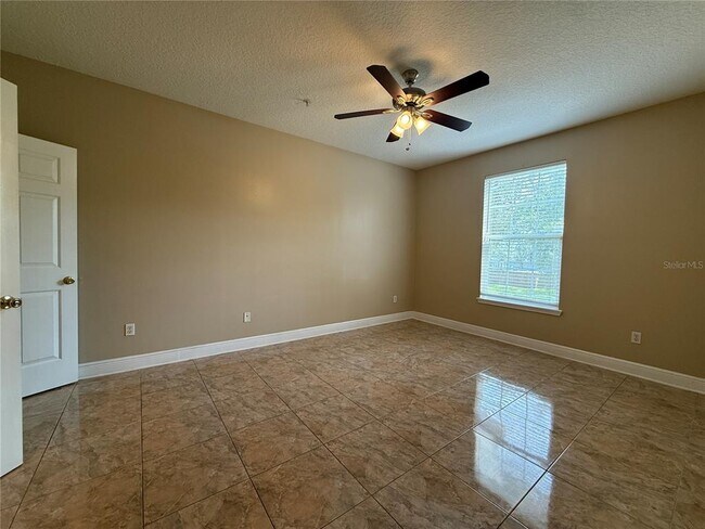 Building Photo - 14304 Fredricksburg Dr