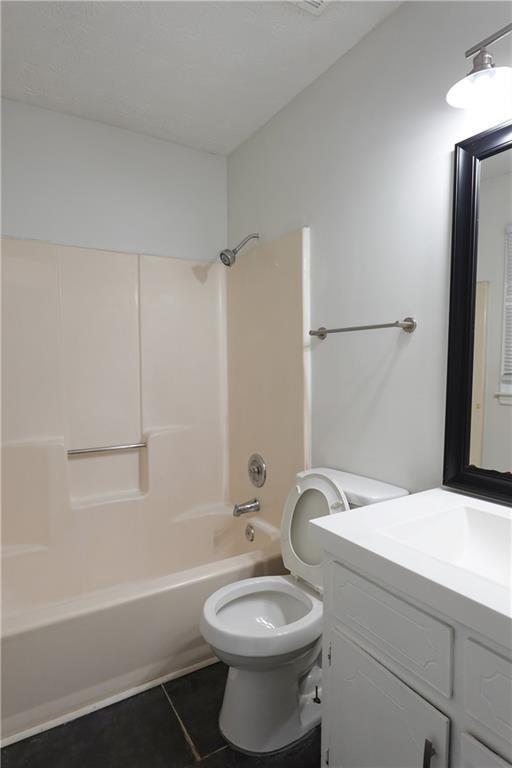 Building Photo - 5504 Estates Ct