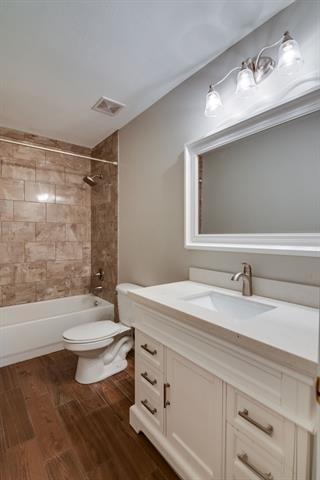 Building Photo - 2212 Bayou Ct