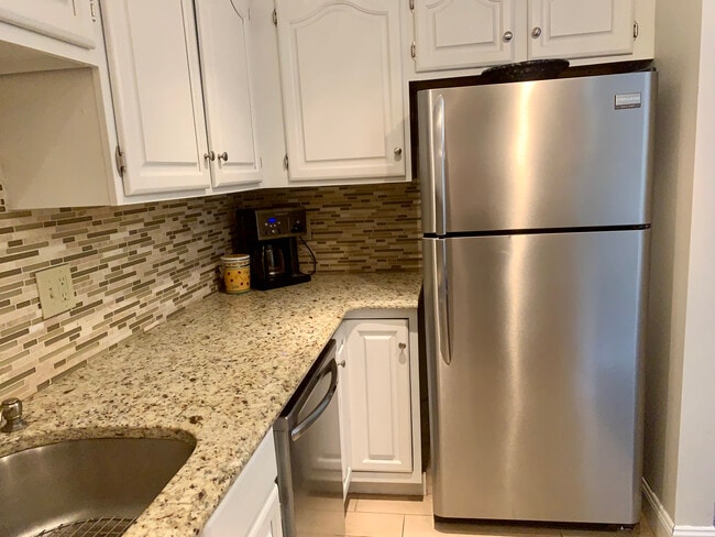 Building Photo - 142 Quincy Shore Dr