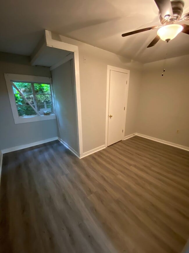 Building Photo - 406 Hietts Ln
