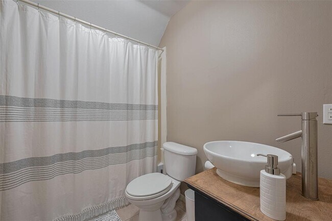 Building Photo - 9072 Grand Lake Estates Dr