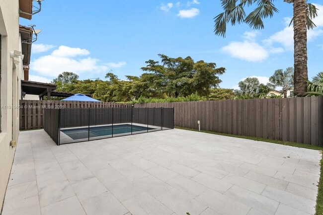 Building Photo - 8725 NW 102nd Ct