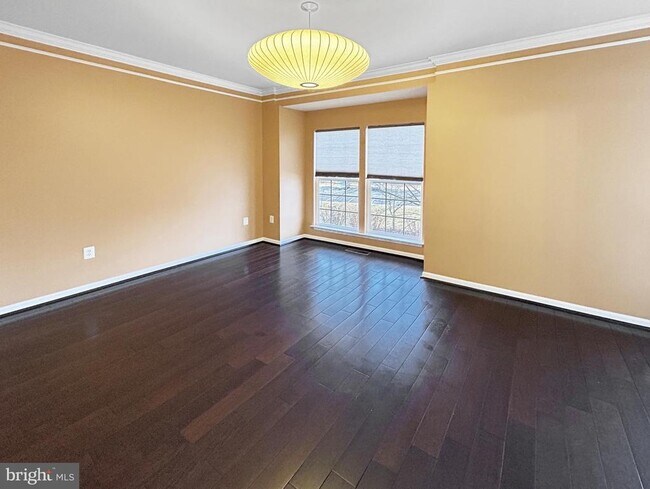 Building Photo - 44259 Huron Terrace