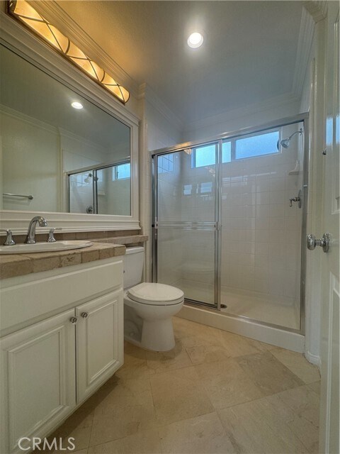 Building Photo - 27935 Hedgeline Dr