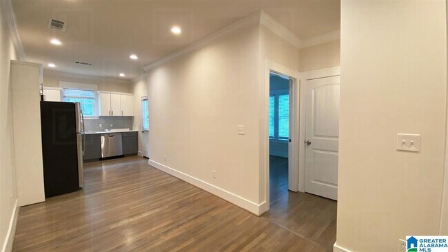 Building Photo - 4019 Glenwood Ave